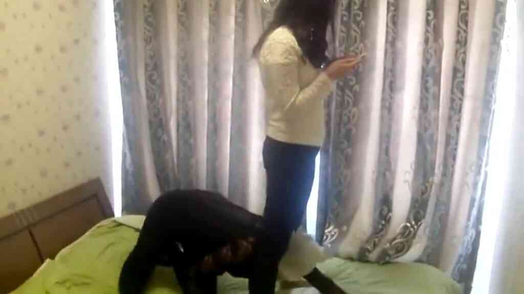 兩個90後妹子玩sm