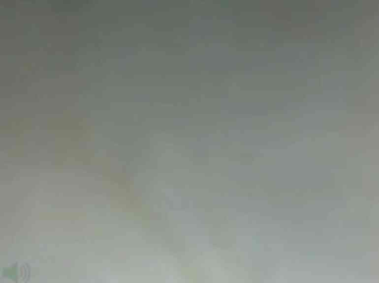 正妹愛玩食物XD