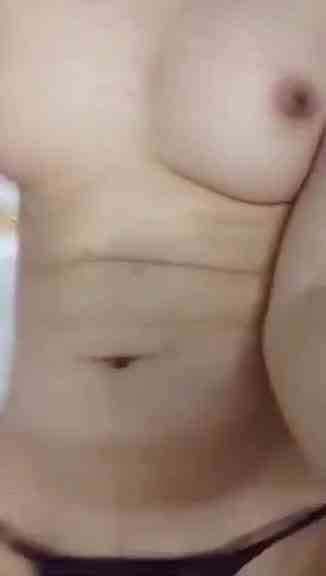 สาวผมยาวเสียวจนน้ำหีแฉะไปหมด