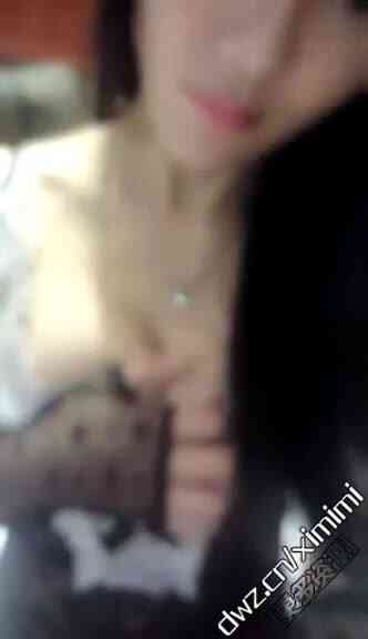 美女想紅就來自拍了