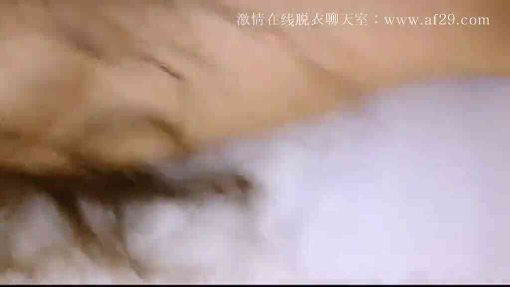 捆綁爆草多汁嫩妹子