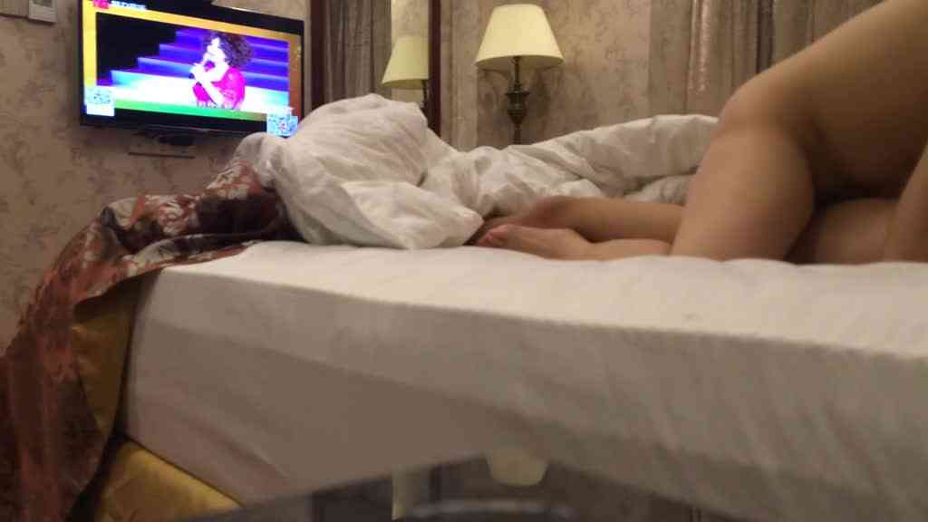 康先生-寧波大紅鷹學院學生妹，說“有一次那個人太大，痛死我了”精彩對白