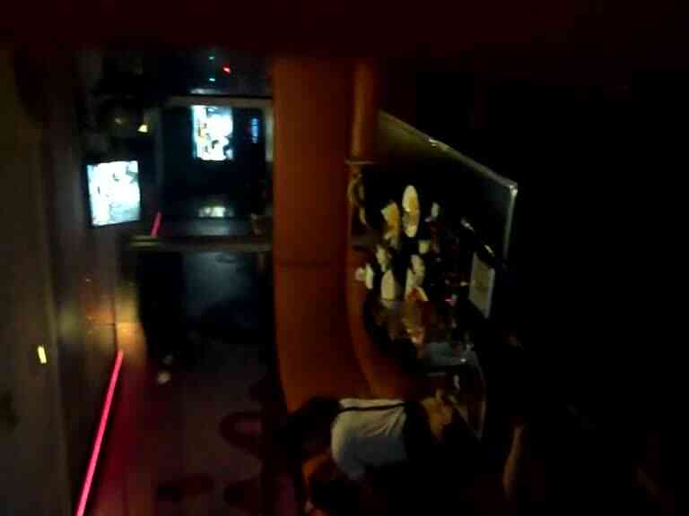 สาวขึ้นโยกเสี่ย ใน ร้านคาราโอเกะ