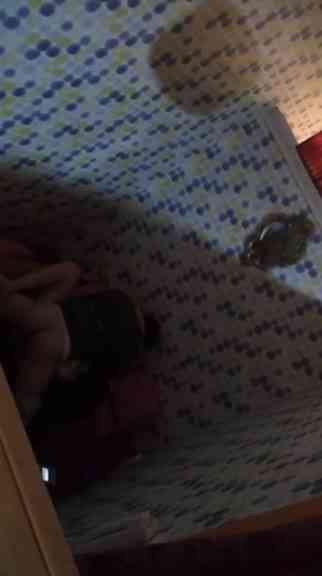 網咖包廂偷拍～小情侶忍不住了