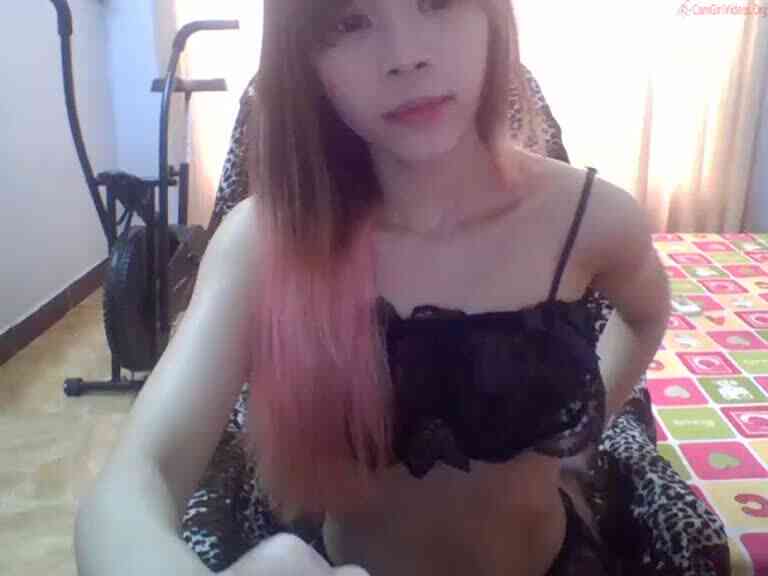 紅髮妹妹拍到飢渴難耐找東西填滿小穴!!(4)