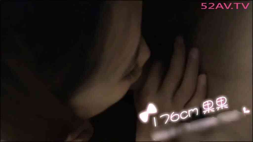 จ่ายเงินหมื่นนึงจ้างกระหรี่ สูง176CM มาเย็ด  เธอใส่ถุงน่องและบอกให้ผมแตกใส่รองเท้าส้นสูง