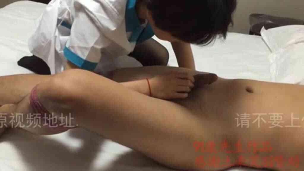 นักเรียนสาวเสิ้นโจว ใส่ชุดนักเรียนมารับงานเย็ดในโรงแรม แบบนี้ก็ได้เหรอ