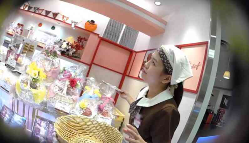 แอบถ่ายใต้กระโปรงพนักงานสาวๆ 64