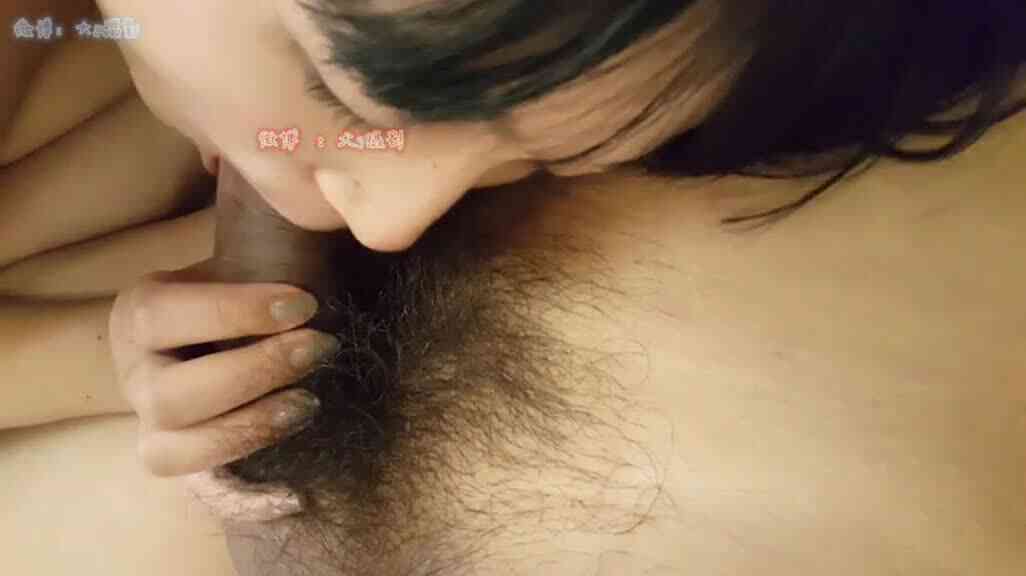 肉色絲襪一開檔濃郁騷味全飄出 白漿太濃郁彷彿在穴口凝固