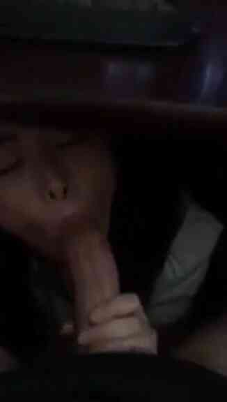 เมื่อแฟนผม แอบมุดมา กินกล้วยใต้โต๊ะ