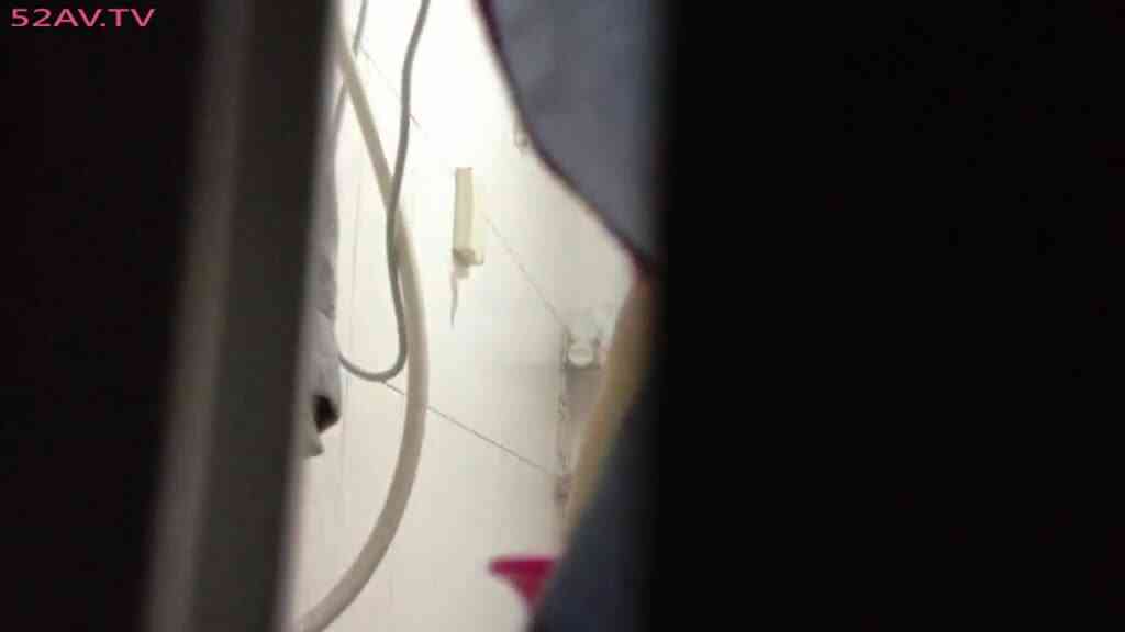 偷看美女大姊姊洗澡  每個小男孩的夢想