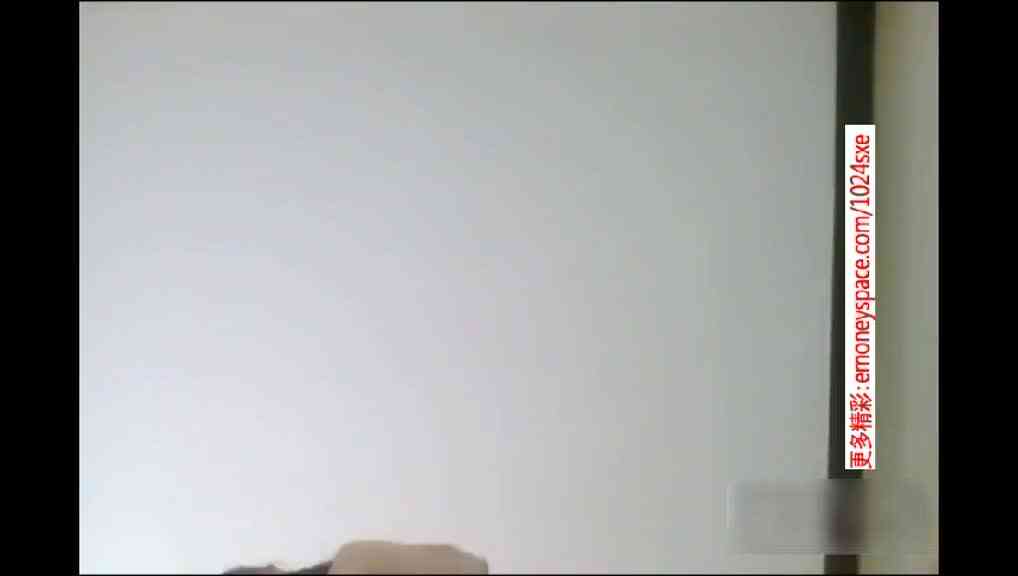 牛仔熱褲小蘿莉怎麼跳舞跳一跳就脫了! 還全裸搖呼拉圈