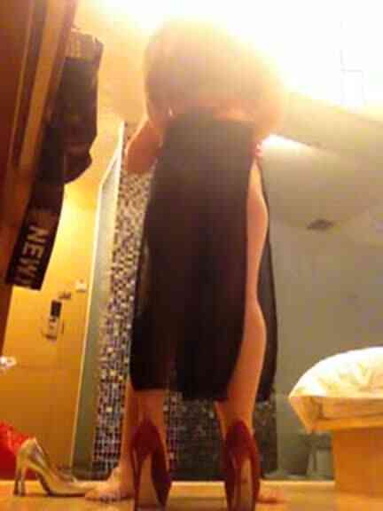 有錢人才能一直找這樣的外圍操幹毫不手軟