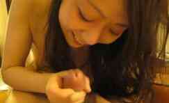 漂亮的港女握住我的JJ猛吸 還說先生歐伊系～