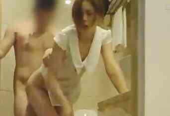 護士服小姐被我的大屌搞到求饒:「你射吧 我受不了啦！」