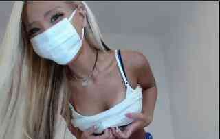 日本知名網站付費直播  涉谷開始流行的109辣妹 這日曬痕有點色情啊！