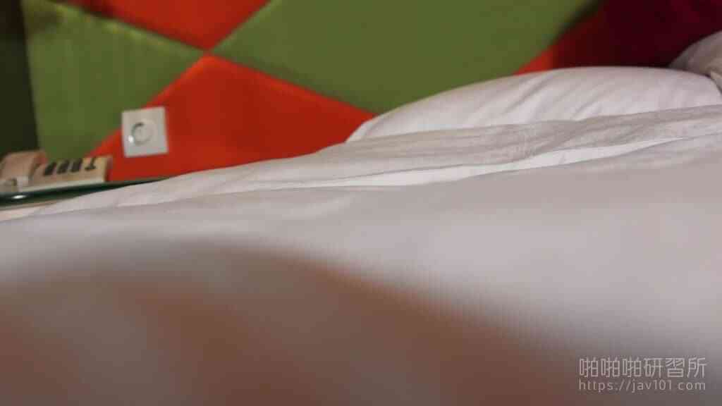 MODEL怡靜剛私拍完就直接被淺規則啪啪