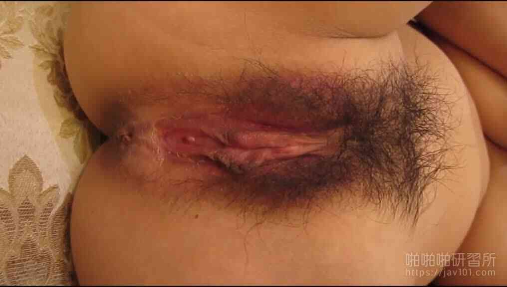 爆乳國模瑞沙大尺度視頻零距離看逼逼分泌物蠻多的啊