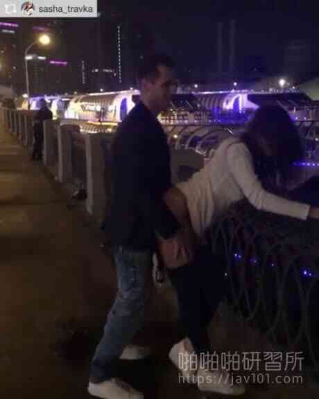 [JAV101時事跟上!] 年輕情侶河邊打野戰　啪啪聲響徹雲霄! 1