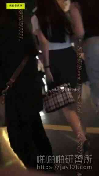 แอบถ่ายใต้กระโปรงสาวสวย 1