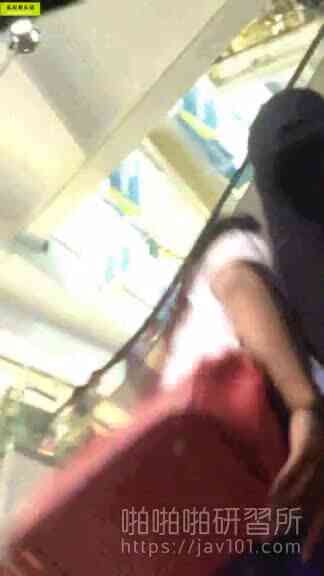 แอบถ่ายใต้กระโปรงสาวสวย 4