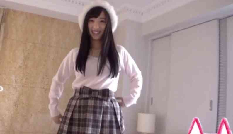 สาวอายุสิบแปดหน้าหวานร่านควย