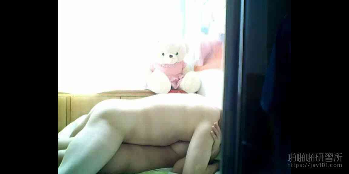 自行開啟的攝影機  拍到不錯小媳婦準備愛愛