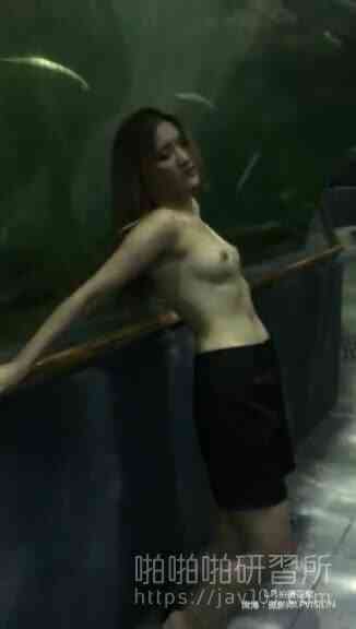 紅模前往廈門野外極大尺度拍攝 長髮高挑奶子挺 1