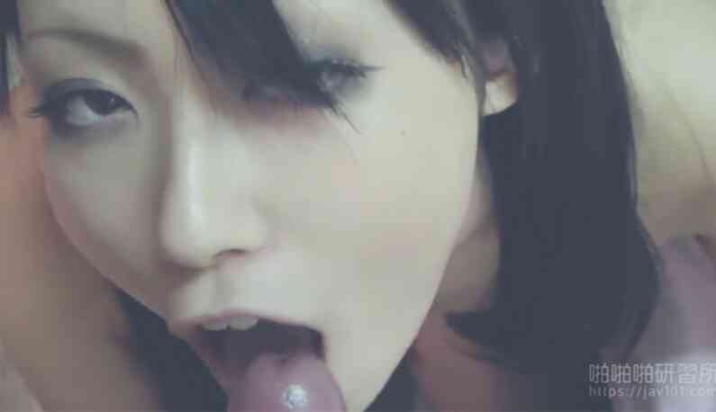 สาวน้อยน่ารัก กัดให้ฉันหน่อย! ดูดแรงๆ โจมตีหัวเล็กๆ ของฉัน! เติมปากของเธอที่มีรสชาติหวาน และให้เธอกลืนทั้งคำในครั้งเดียว