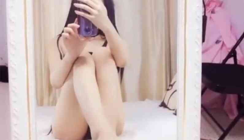 小喵喵願做你的私人玩物小視頻 2