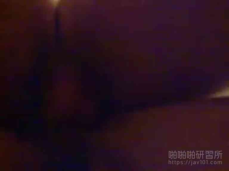 ภาพส่วนตัวของคู่รักรั่วไหล: สัมผัสหน้าอกของตัวเองด้วยมือทั้งสอง และดูเหมือนว่าจะมีการหลั่งอสุจิภายในเมื่อจบ