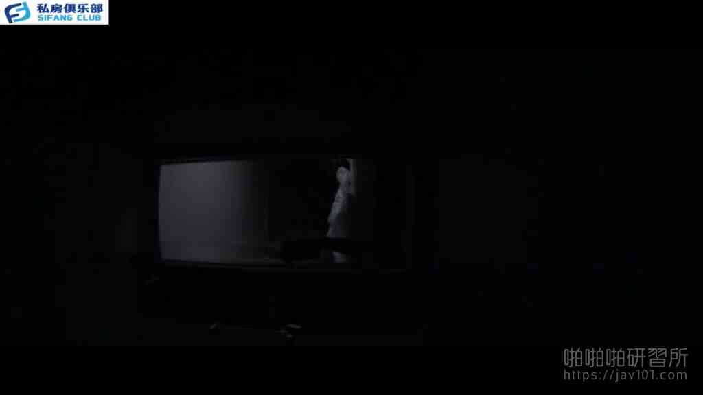 [JAV101本土精選!] 光鮮亮麗網紅主播背後就是如此! 腿掰開開讓人猛幹:老公腿好痛