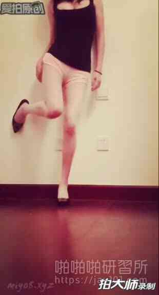 ชุดมันขาดพอดี พี่ๆก็เลยได้เสียว (3)