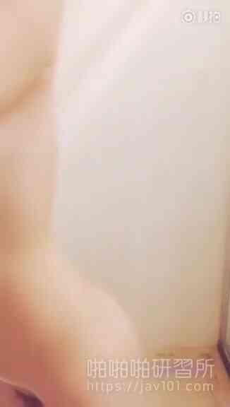 雖然她叫丑曦但可一點都不醜 只是很開放 2