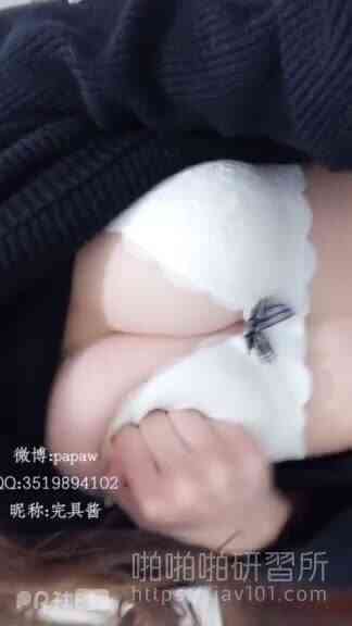 สวยแบบหนู ชอบเย็ดเอ้าดอร์โชว์  ค่ะ1