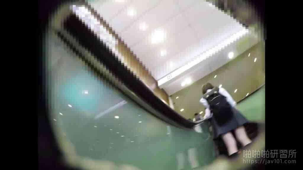 แอบถ่ายใต้กระโปรงสาวๆมัธยม 39