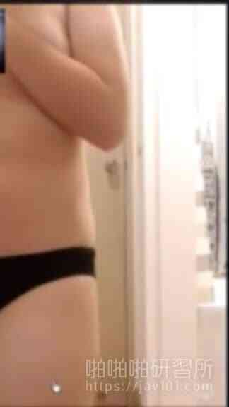 泰國學生妹自拍流到網上 自摸的表情全見光!	2