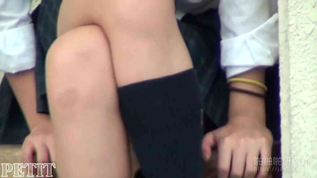 นักสำรวจที่แท้จริง!! ไม่ว่าจะยืนหรือนั่ง สีของกางเกงในของนักเรียนหญิงโรงเรียน gh ก็น่าคิดเสมอ 46