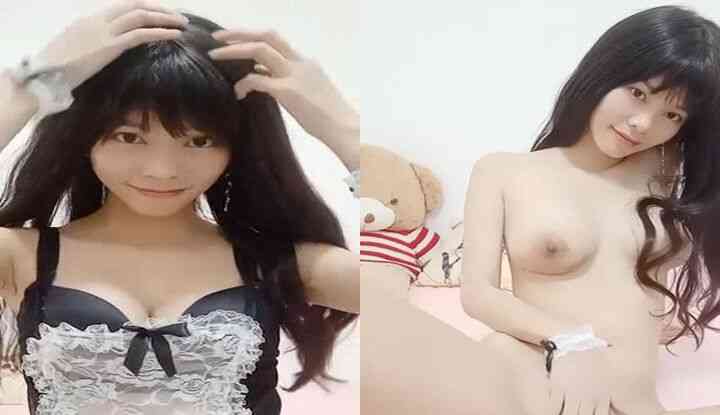 สาวสวยกล้าทำไมต้องแสดงตัวเมื่อโดดเดี่ยวอยู่บ้าน เตรียมเครื่องมือ แสดงหน้า และเริ่มถ่ายทอดสดโดยตรง