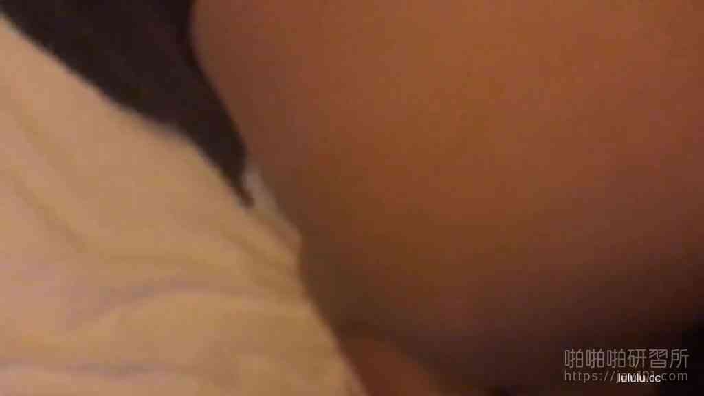 就是喜歡跟姊妹一起玩雙飛！約拍過的小模這次換約炮！輪流抽插姊妹叫不停 (15)