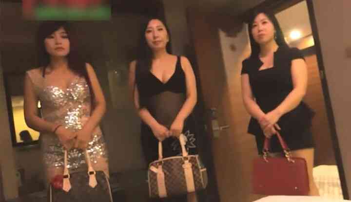 มาเมืองนอกทั้งที ขอต้องเรียกกะหรี่มาเรียงตัวให้เลือก เย็ดจนจะแตก ดันโดนจับได้ว่าตั้งกล้อง