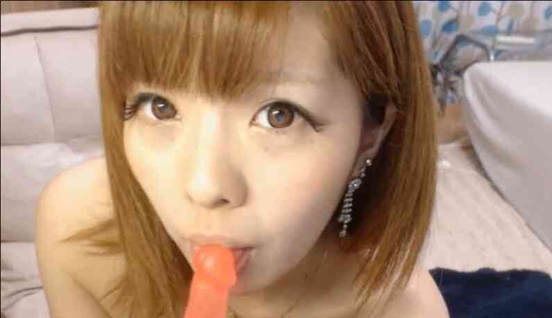 日本知名網站付費直播  這位短髮大波妹玩得好開心 188