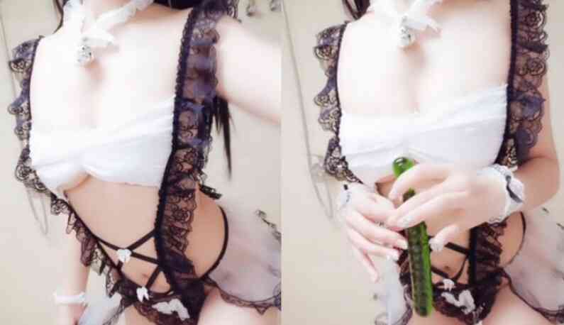 ถอดทีละชิ้นแบบนี้ควยพี่แข็งหรือยังคะ1