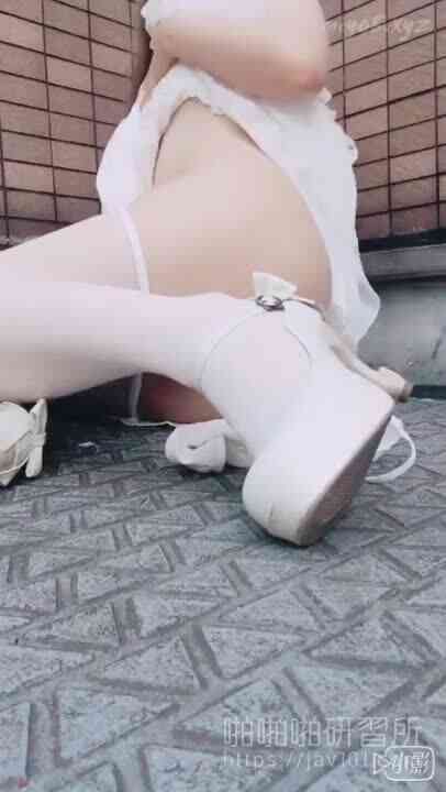 นางฟ้าชุดขาว วอนขอคนพาไปขึ้นสวรรค์ (4)