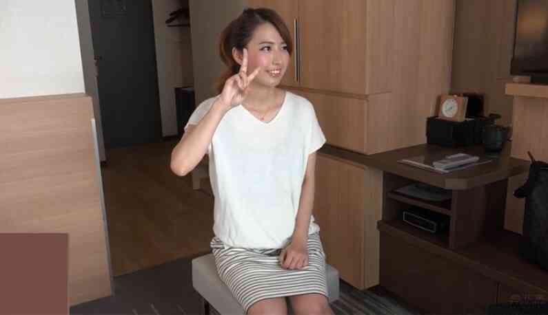 สาวสวยยิ้มหวาน เธอบอกว่าเธอนอนด้วยได้หมด ไม่ว่าผู้ชายจะหน้าตาแบบไหน