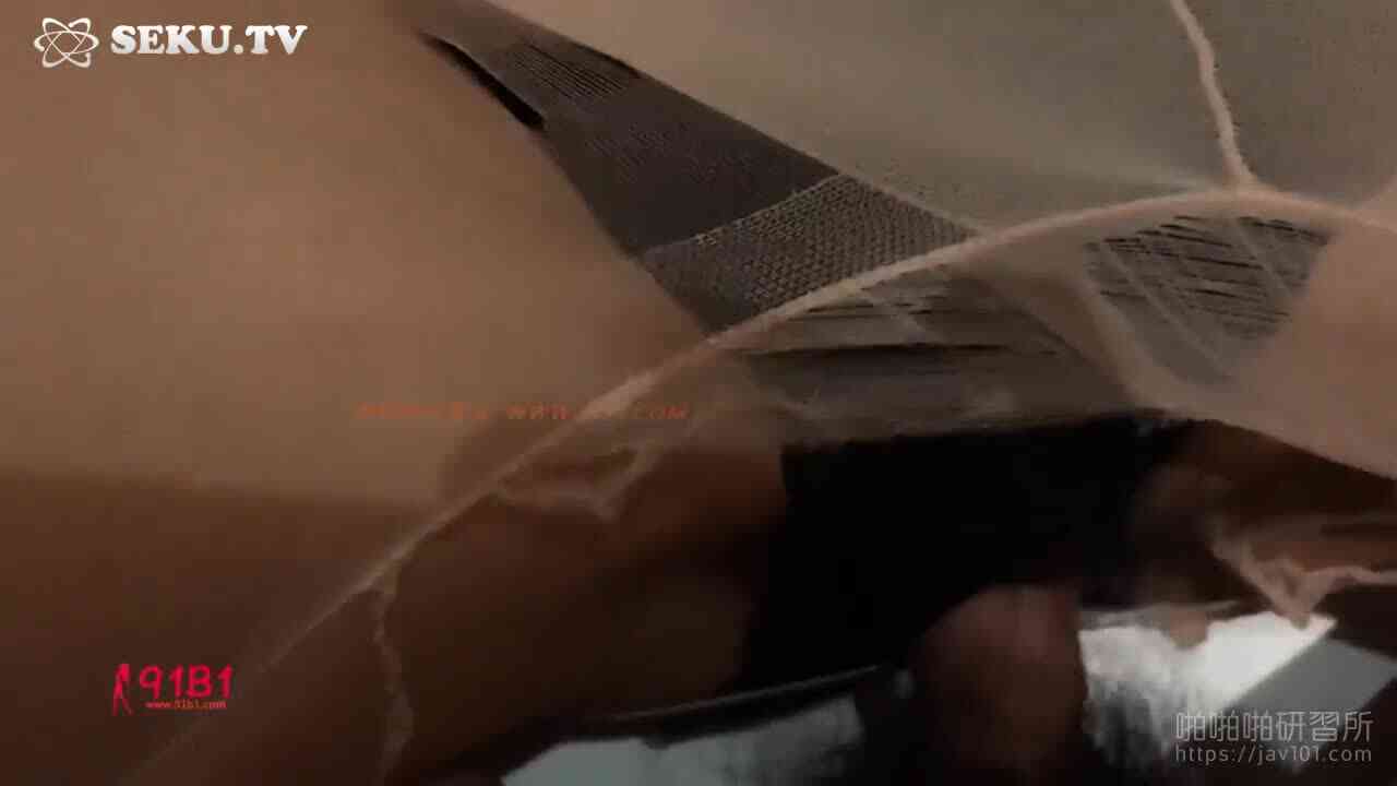 หนุ่มจีนนัดเย็ดสาวพริตตี้ถุงน่องดำครั้งแรก หื่นหนักมาก ชุดยังไม่ทันถอด ก็โดนเยสดแตกในซะแล้ว