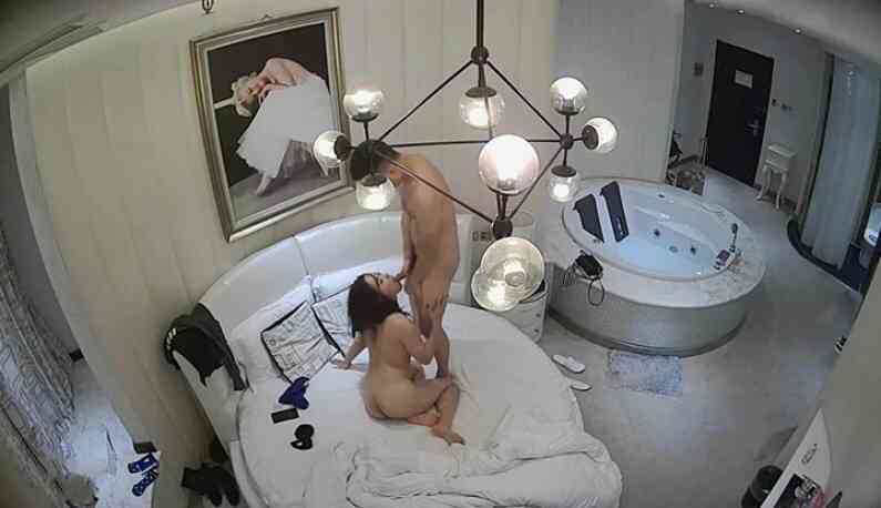 正妹情侶飯店激啪 我更愛水乳交融的感覺