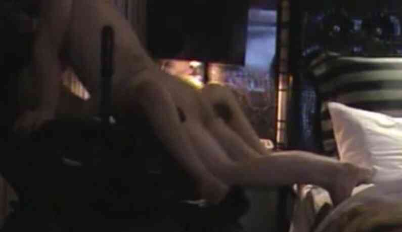 酒店境遇到這款事 指定的小姐被大戶搶走，紅牌幹部自己下海，還帶更優質的新妹來體驗3P！