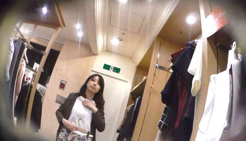 แอบถ่ายใต้กระโปรงพนักงานสาวๆ 55