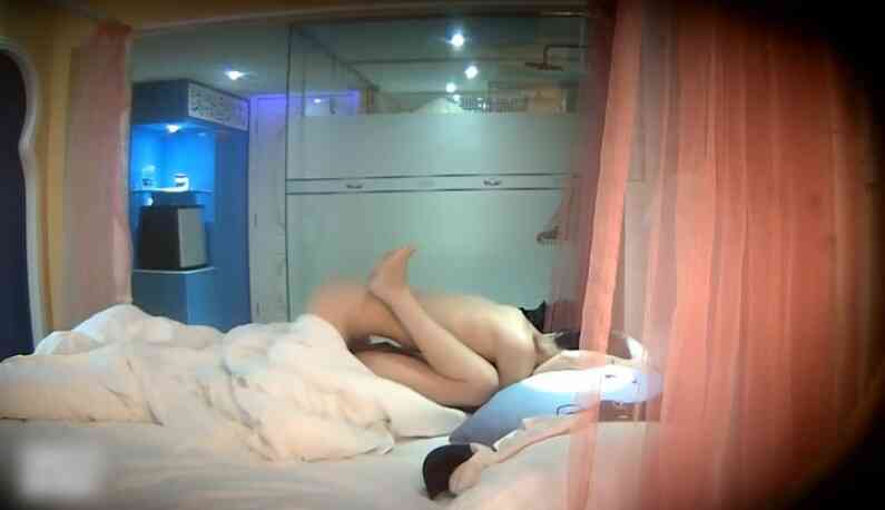 แฟนเพื่อนก็เหมือนแฟนเรา ถ้าเพื่อนว่าเด็ดเราก็ต้องชวนมาเย็ด ในโรงแรม